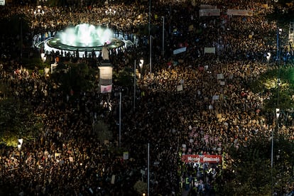 Manifestación en el centro de Valencia para reclamar la dimisión del presidente de la Generalitat, Carlos Mazón, el 24 de noviembre.


