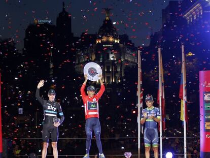 Nairo Quintana recoge el título de vencedor de la Vuelta 2016.