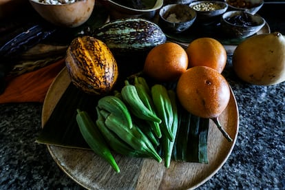 Para comprar los ingredientes para las recetas, Mayra suele ir a tiendas de Lavapiés, Usera o Fuenlabrada, en Madrid, pero reconoce que no siempre encuentra lo que busca y, a veces, los adquiere en Holanda. 