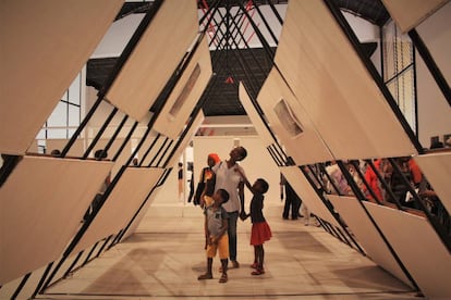 Vista del Museo National de Malí, Palais de la Culture, durante la celebración de la Bienal de Fotografía que comenzó el pasado noviembre.