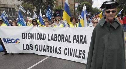 Guardias civiles se manifiestan en Madrid, en septiembre de 2010.