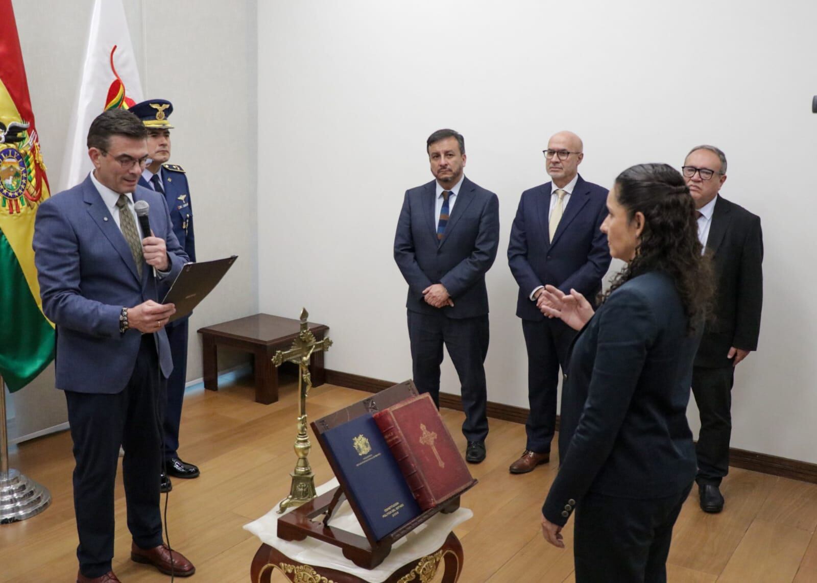 Renuncia la presidenta de la petrolera estatal boliviana a menos de un mes de asumir