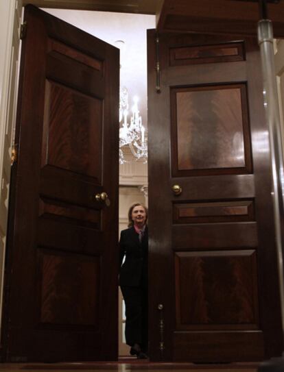 Hillary Clinton, en la sede del Departamento de Estado en Washington, tras conocer los primeros datos de la filtración de Wikileaks,
el 29 de noviembre.