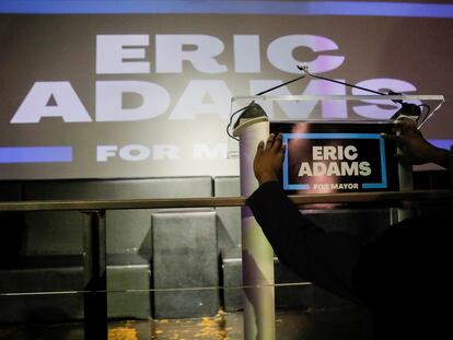 Cuartel general del candidato más votado en las primarias, Eric Adams, este martes en Nueva York.