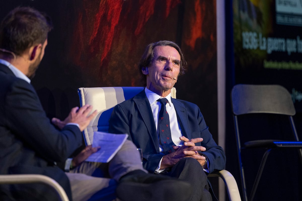 Bolaños predicts PSOE lead as Puente frames electoral choice on housing