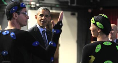 Barack Obama recorre las instalaciones de DreamWorks Animation.