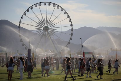 La famosa noria del festival de Coachella, en Indio (California), el viernes 11 de abril de 2025.