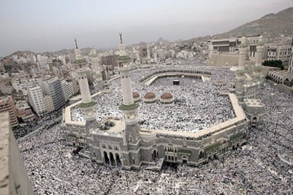 Perspectiva del santuario de La Meca, inundado de peregrinos.