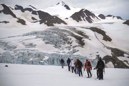 La expedición está integrada por 15 personas que conviven con los inuits.