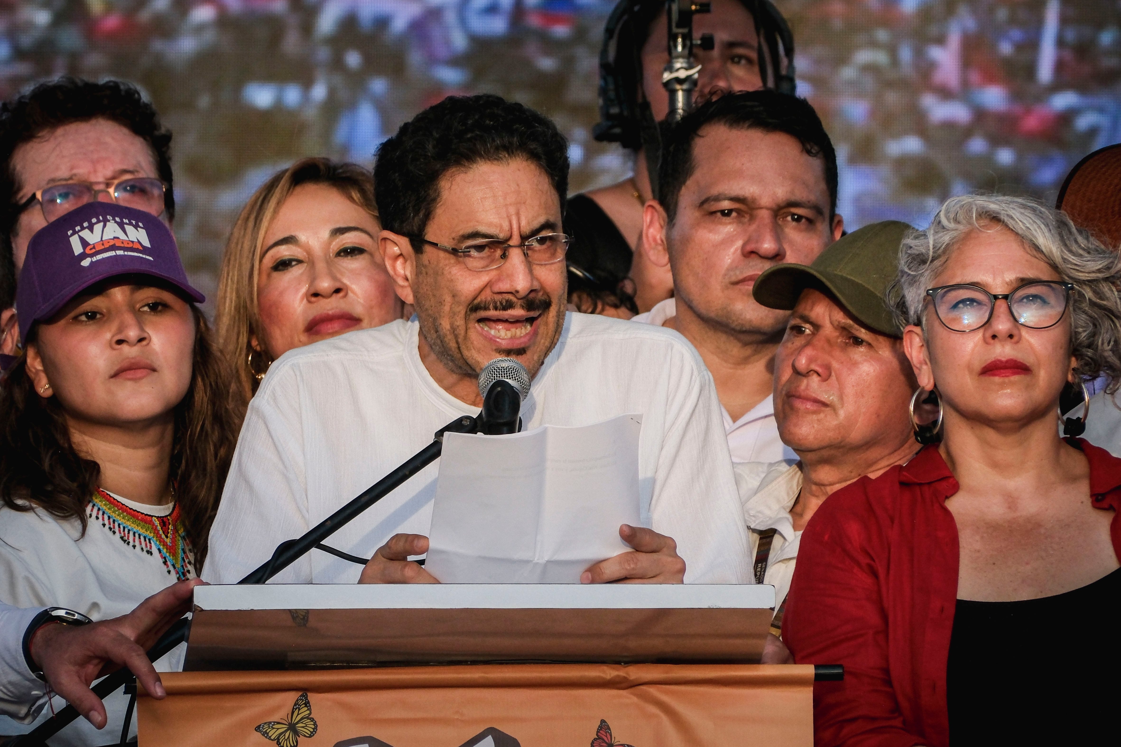 Iván Cepeda durante su discurso en el evento de cierre de campaña, este domingo en Barranquilla.