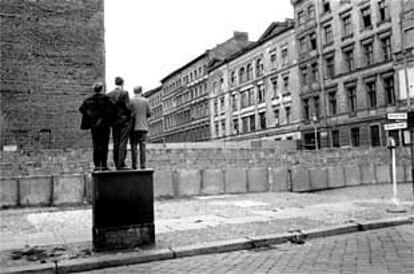 El muro de Berlín, en una imagen tomada por Henri Cartier-Bresson en 1958.