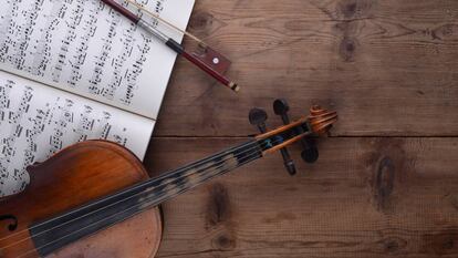 ¿Por qué es más útil producir ‘smartphones’ que violines?