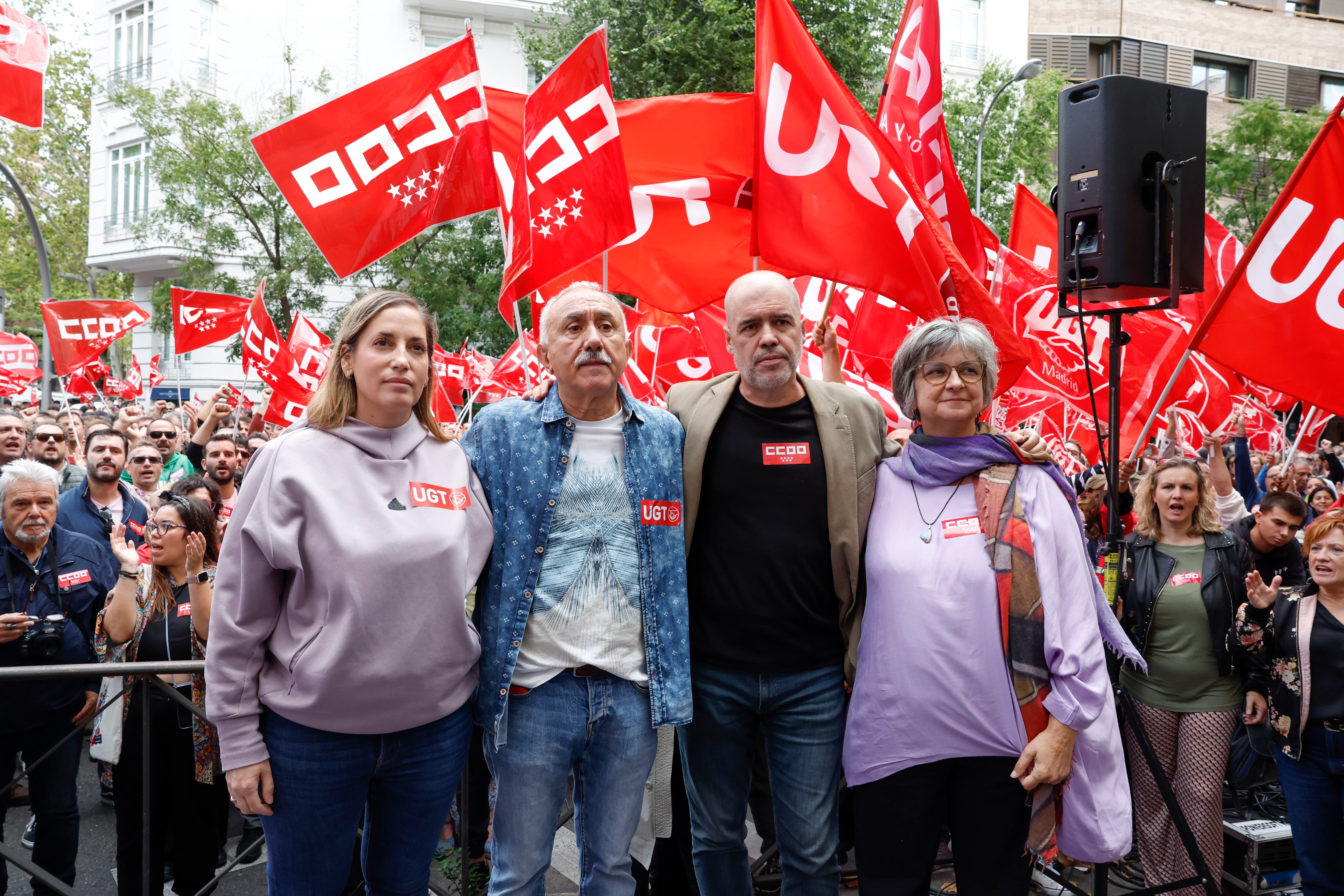 Los sindicatos protestan ante las patronales de toda España por el bloqueo de la negociación para reducir la jornada 