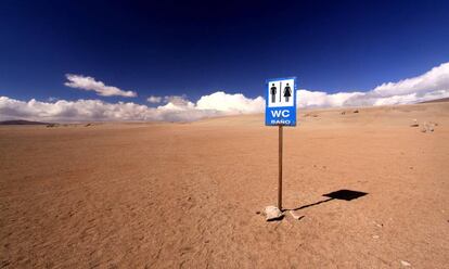 Aseo en el desierto de Siloli, en Bolivia.