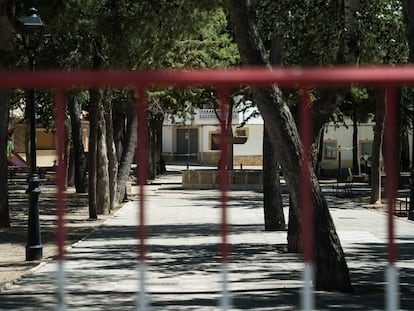 Un parque cerrado en la localidad de Villamalea, Albacete. este miércoles.