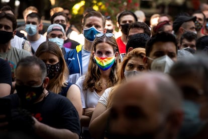 Concentración en Barcelona en protesta contra las agresiones homófobas.