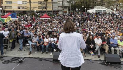 Ada Colau en un acto en Barcelona durante la campaña electoral