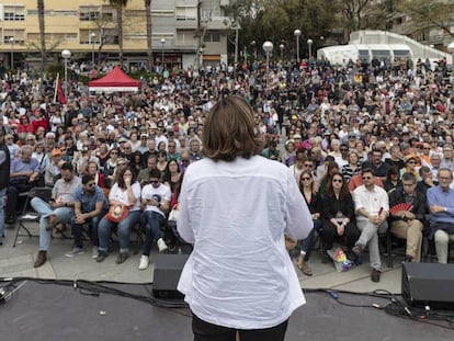 Ada Colau en un acto en Barcelona durante la campaña electoral