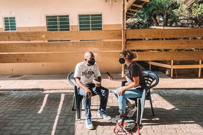 Lola Hierro trabajando en Mozambique en junio de 2021.