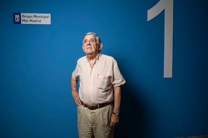 DVD 1275 Madrid, 16/07//2025. Félix López Rey, concejal de Más Madrid,  distinguido por 50 años de luchas vecinales y que deja la política activa, fotografiado en su despacho del ayuntamiento de Madrid./ Pablo Monge