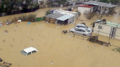 Vista de la zona de Cártama (Málaga) anegada por el agua.