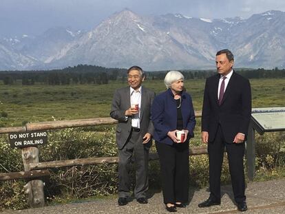 Yellen, Draghi y Haruhiko Kuroda, gobernador del banco de Jap&oacute;n, en Jackson Hole.