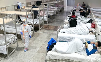 El Centro Internacional de Exhibiciones de Wuhan, convertido en un hospital para pacientes con síntomas de coronavirus. 