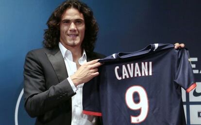 Cavani, en su presentaci&oacute;n con el PSG