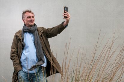 Jean-Charles Bouchoux, psicoanalista, psicoterapeuta y escritor, en Carnon-Plage, Montpellier (Francia).