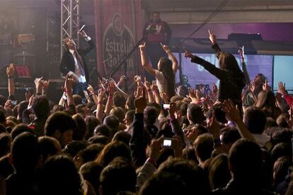 El grupo catal&aacute;n Sidonie, el s&aacute;bado por la noche durante su concierto del festival FIV de Vilalba.