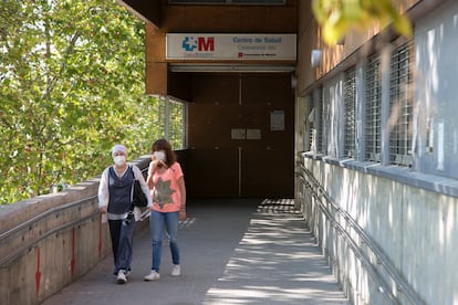 Entrada del centro de salud de Carabanchel Alto, el pasado viernes 3 de septiembre.