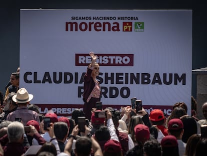 Claudia Sheinbaum se registra como candidata a la presidencia en el Instituto Nacional Electoral, el 18 de febrero 2024.