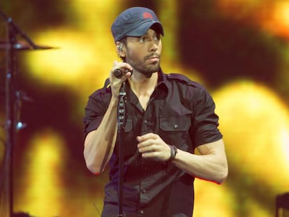 El cantante Enrique Iglesias en un concierto en 2017 en Austin, Texas.