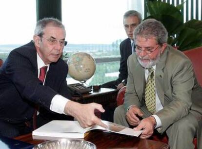 Emilio Pérez Touriño y Luíz Inácio Lula da Silva, durante su entrevista de ayer en Brasilia.