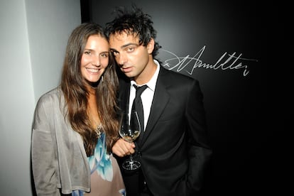 Margherita Missoni y Andy Valmorbida durante la presentación de la exposición de Richard Hambleton en 2009 en Nueva York.