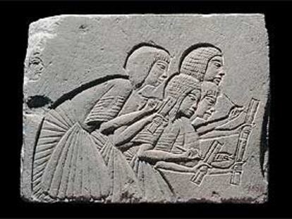 Relieve de los escribas del Museo Arqueológico de Florencia.
