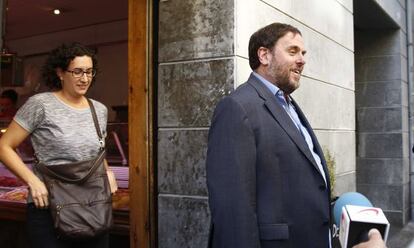 Oriol Junqueras y Marta Rovira, a la sortida de l'esmorzar amb representants de ICV-EUiA
