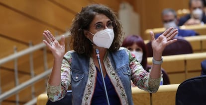 La ministra de Hacienda, María Jesús Montero, en el Senado el martes.