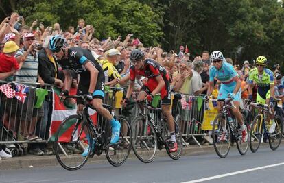 Froome protagoniza un ataque, junto a Van Garderen, Nibali y Contador.