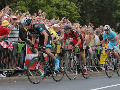 Froome protagoniza un ataque, junto a Van Garderen, Nibali y Contador.