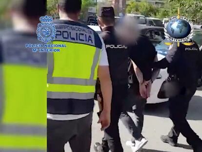 Agentes de la Policía Nacional detienen en Madrid al sicario 'El Nene', buscado en Colombia, este miércoles.