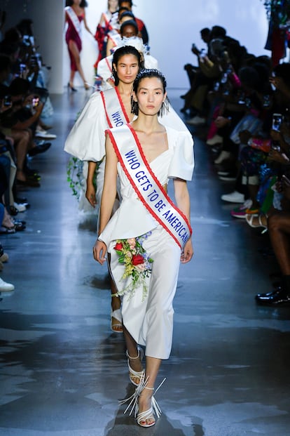 Las bandas del desfile de Prabal Gurung de p-v 2020 tendrán un protagonismo destacado en la muestra