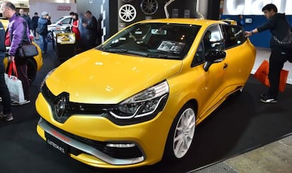 Un coche Renault en el salón del automóvil de Tokio, el 15 de enero de 2016.