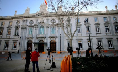 Entrada principal del Tribunal Supremo.