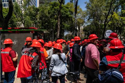 Esta es la primera vez que se proponen cuatro escenarios hipotéticos a la población mexicana: dos relacionadas con sismos y dos con huracanes. 