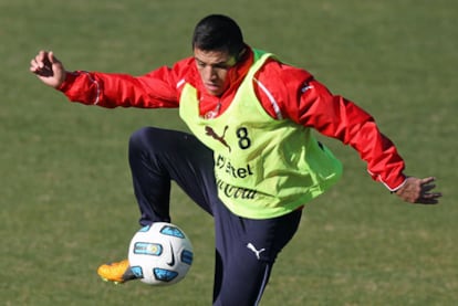 El jugador chileno Alexis Sánchez, durante un entrenamiento con su selección.