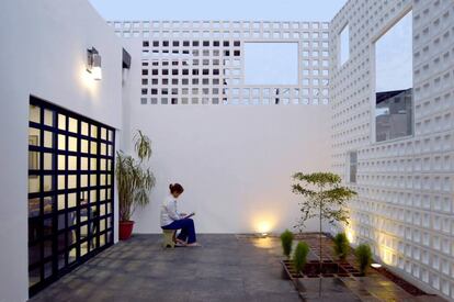Vivienda proyectada por el estudio Natura Futura en Babahoyo (Ecuador).