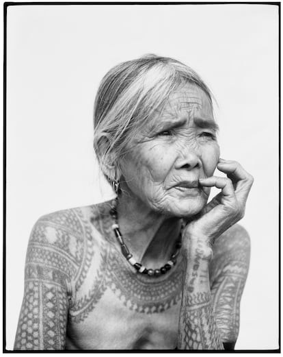 La última mujer kalinga, tatuada.