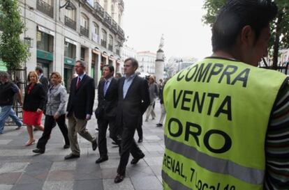 El alcalde Alberto Ruiz-Gallardón la semana pasada en un paseo por las calles del centro de la capital.