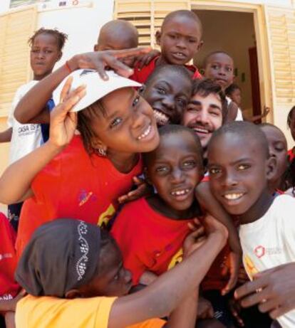 La Federación Española de Baloncesto tiene un proyecto para brindar a cerca de 300 niños educación, alimentación y servicios.